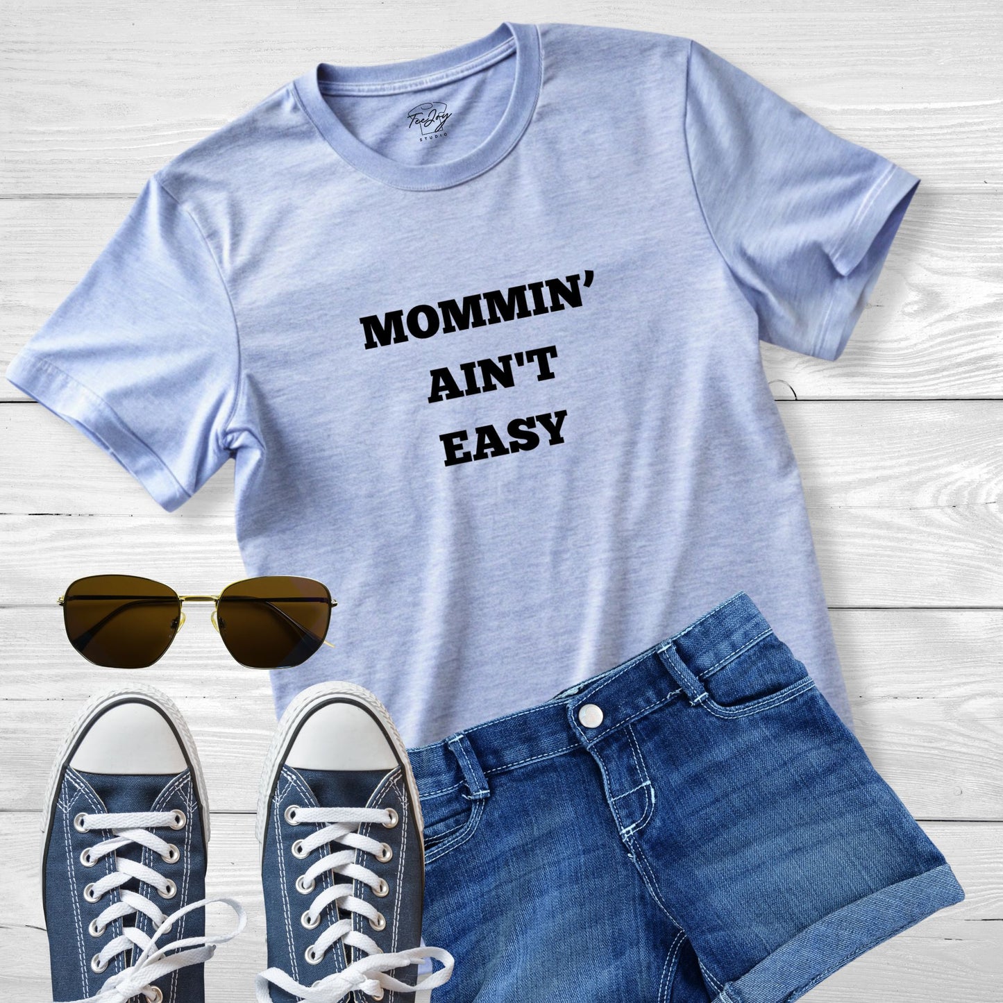Mommin' Unisex Tee