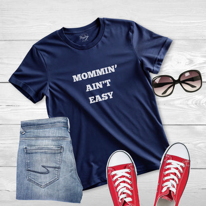 Mommin' Unisex Tee