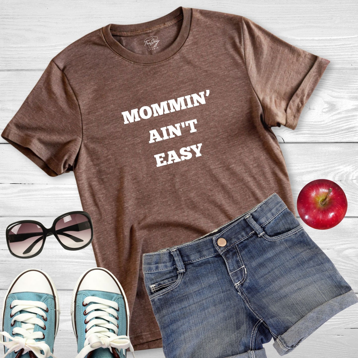 Mommin' Unisex Tee