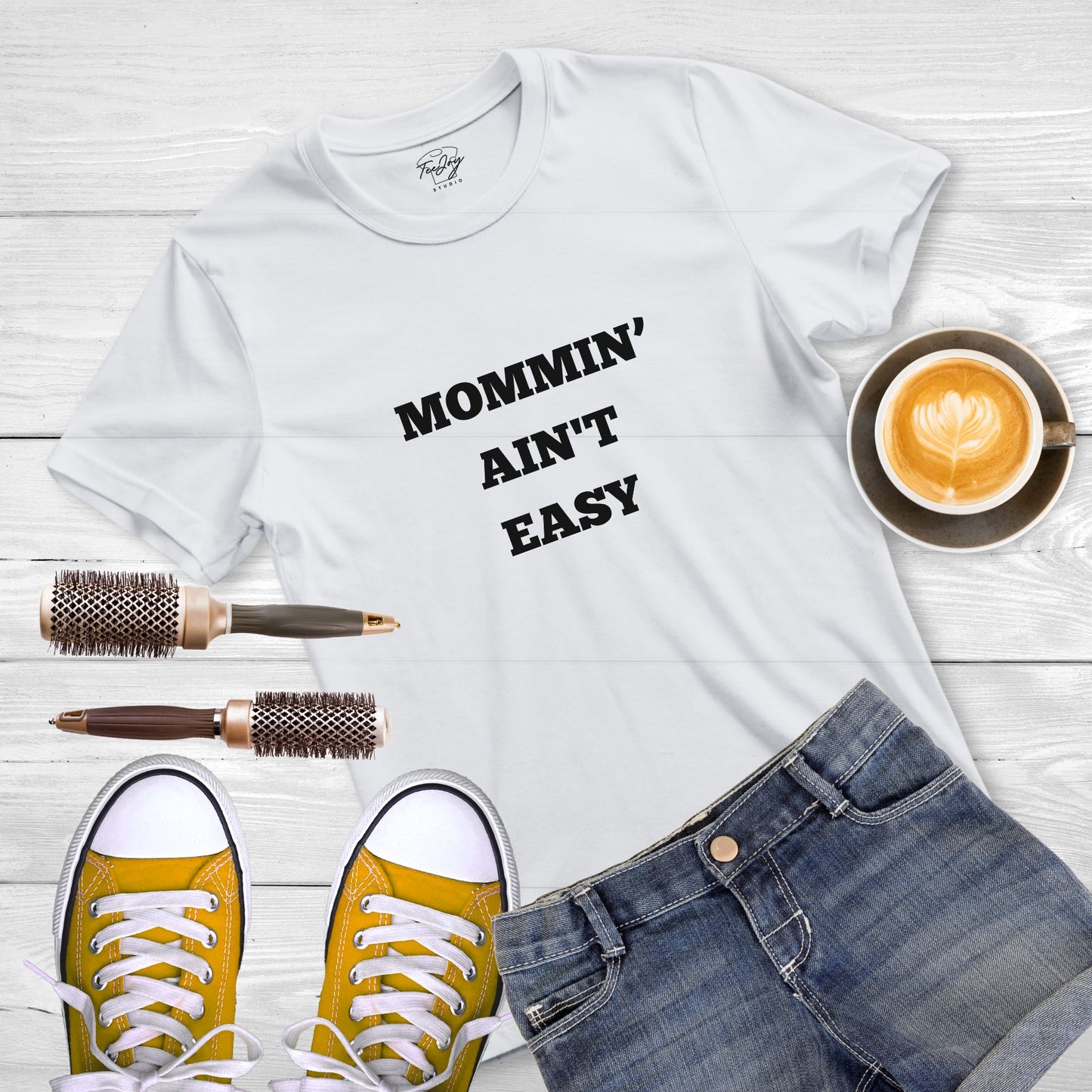 Mommin' Unisex Tee