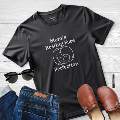 T-Shirt Mom's Resting Face: Perfection Unisex Jersey Tee